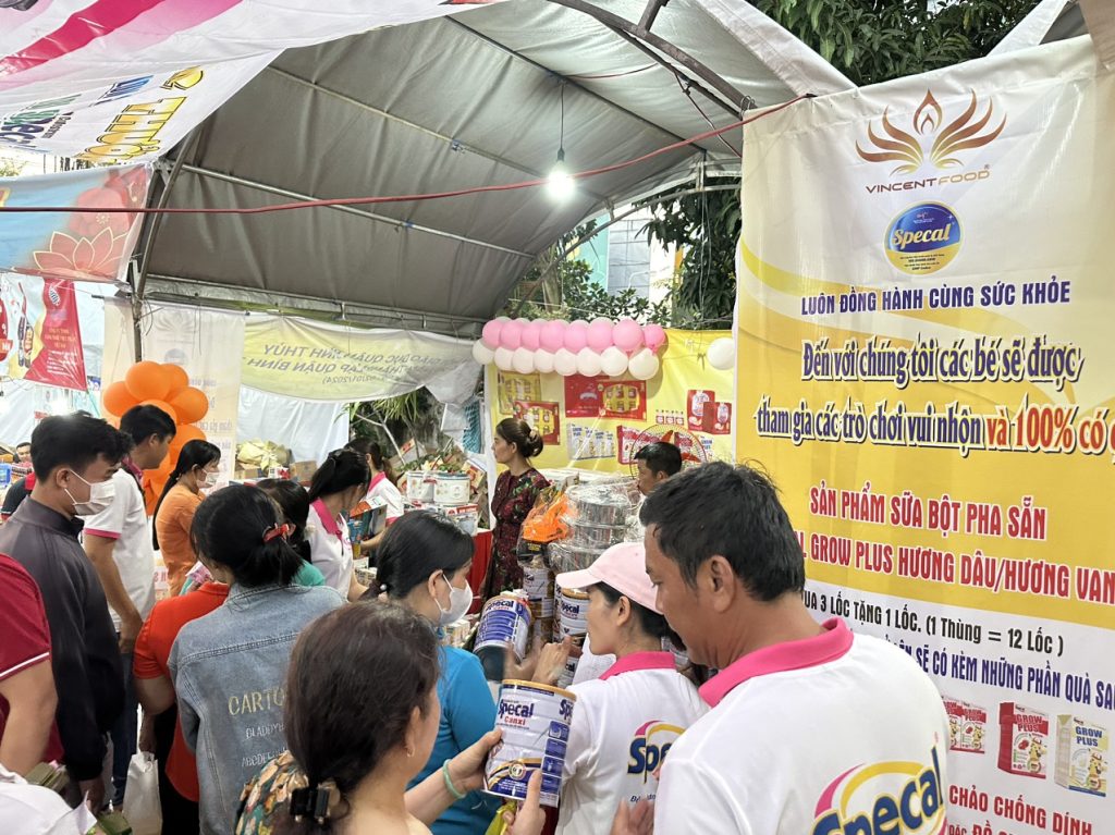 chương trình “Tết sum vầy - Xuân chia sẻ”