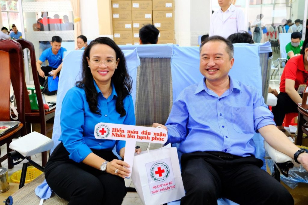 Tham gia hiến máu