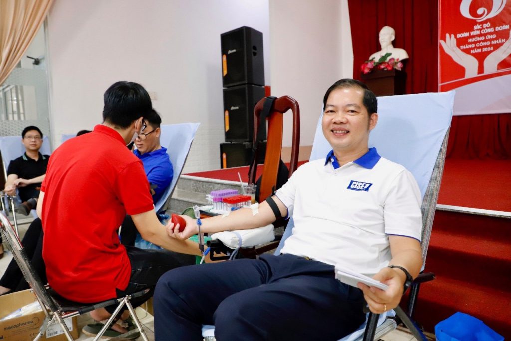 Hiến máu nhân đạo, san sẻ cứu người
